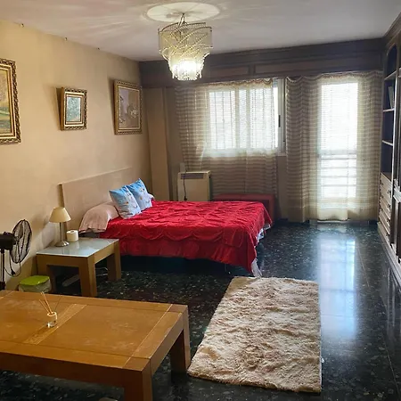 En Piso Compartido En * Валенсия